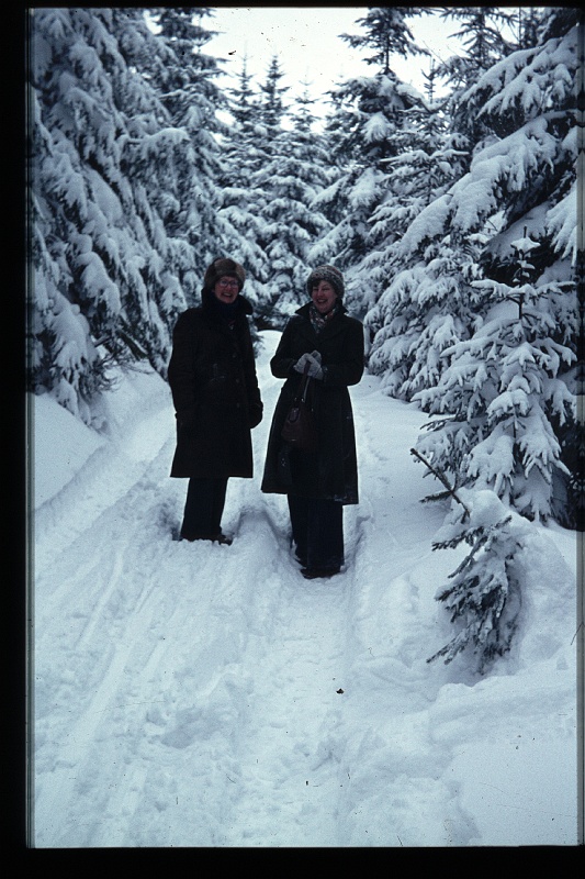 36.Engelmar dec 1977 Ilse,Mama.JPG